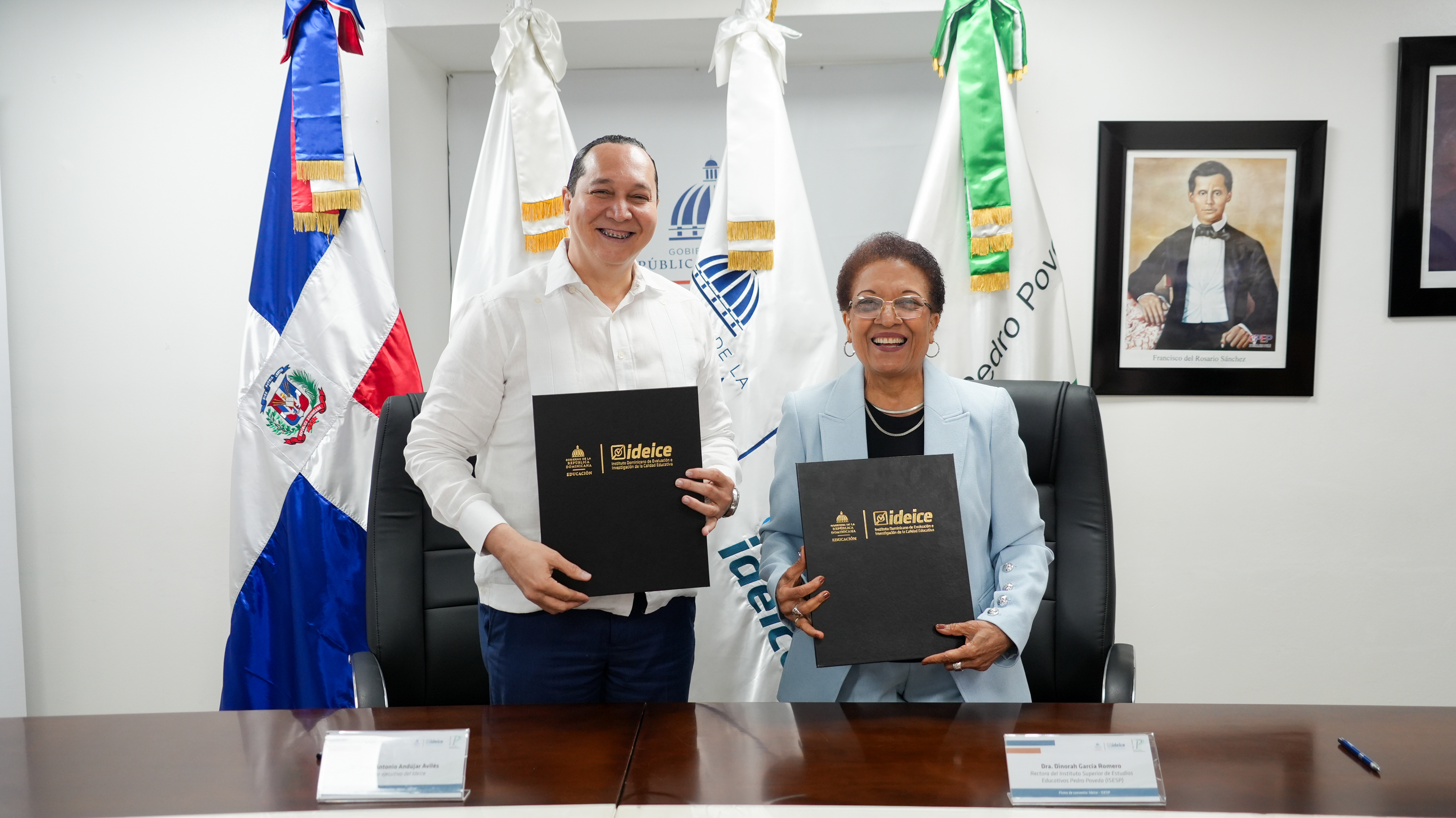 Los doctores Jesús Andújar Avilés y Dinorah García Romero mostraron su satisfacción por esta alianza, orientada a materializar proyectos, que tributarán en la promoción de una cultura de investigación y evaluación en el sistema educativo.