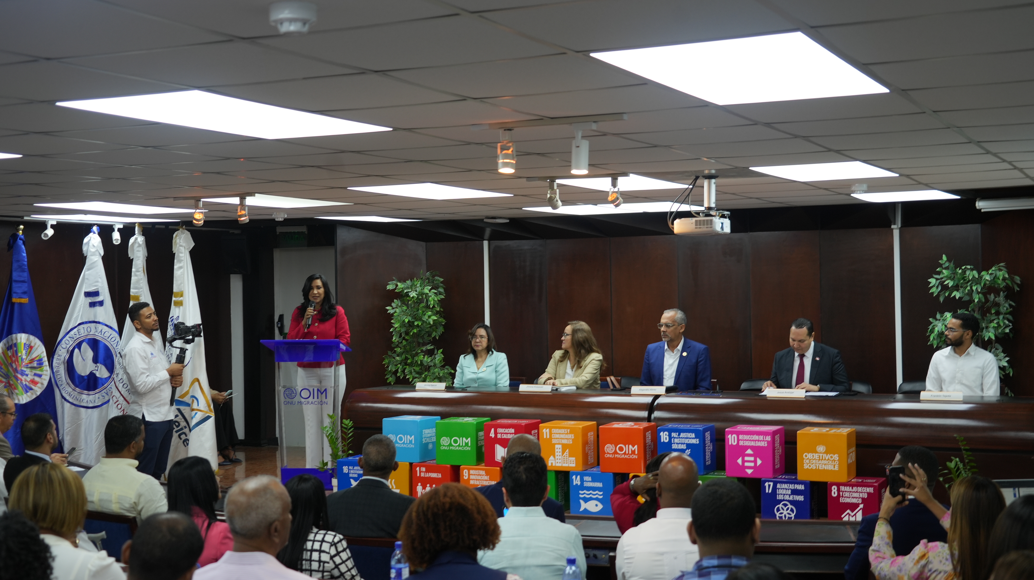 La señora Lohadis Ureña, directora de Estrategia en Prevención de Drogas y Promoción de la Salud del CND, expuso el alcance de la campaña “Vapear no es un Juego”.
